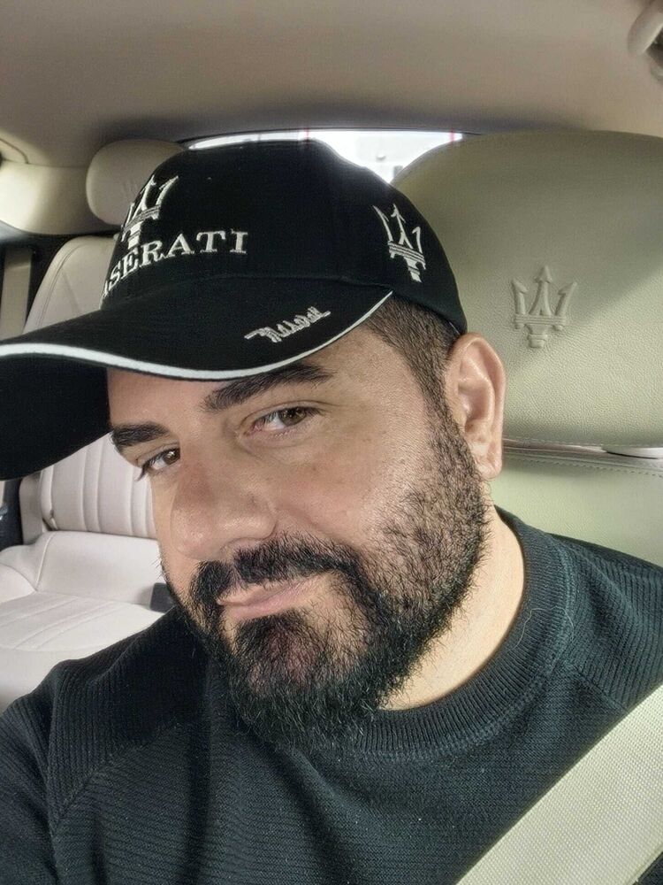  45118842  Roberto , 38 ,    