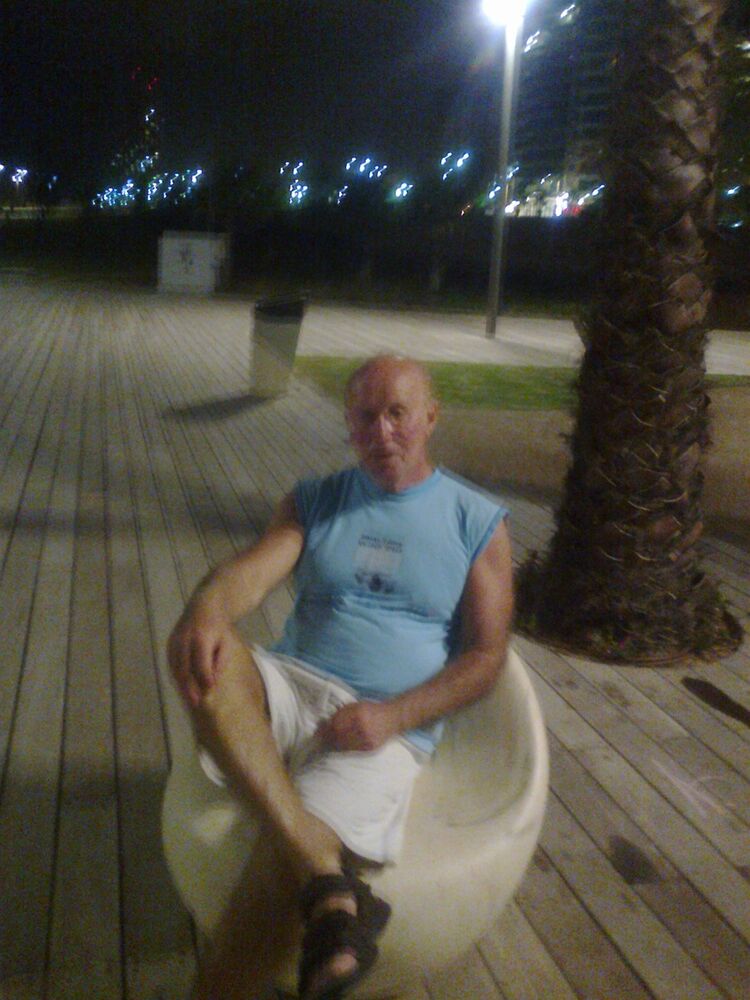  ,   Eddi, 64 ,   