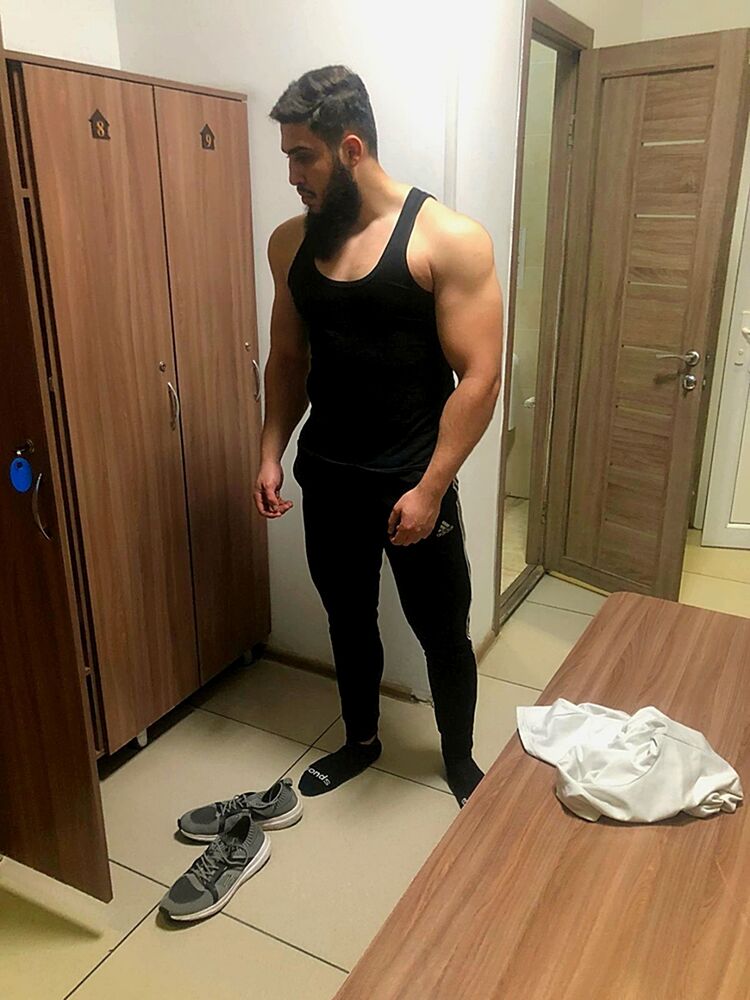  42206452  Ahmad, 25 ,    