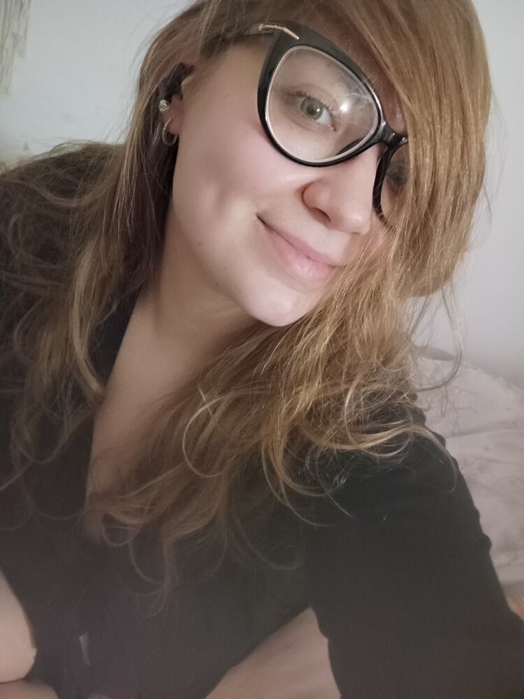  48310472  Anna, 33 ,    