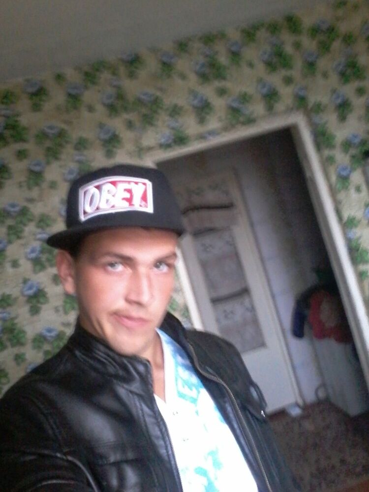 ,   Leonib, 28 ,   