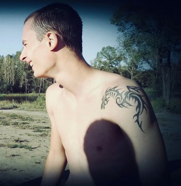  33285522  Mikhail, 29 ,    