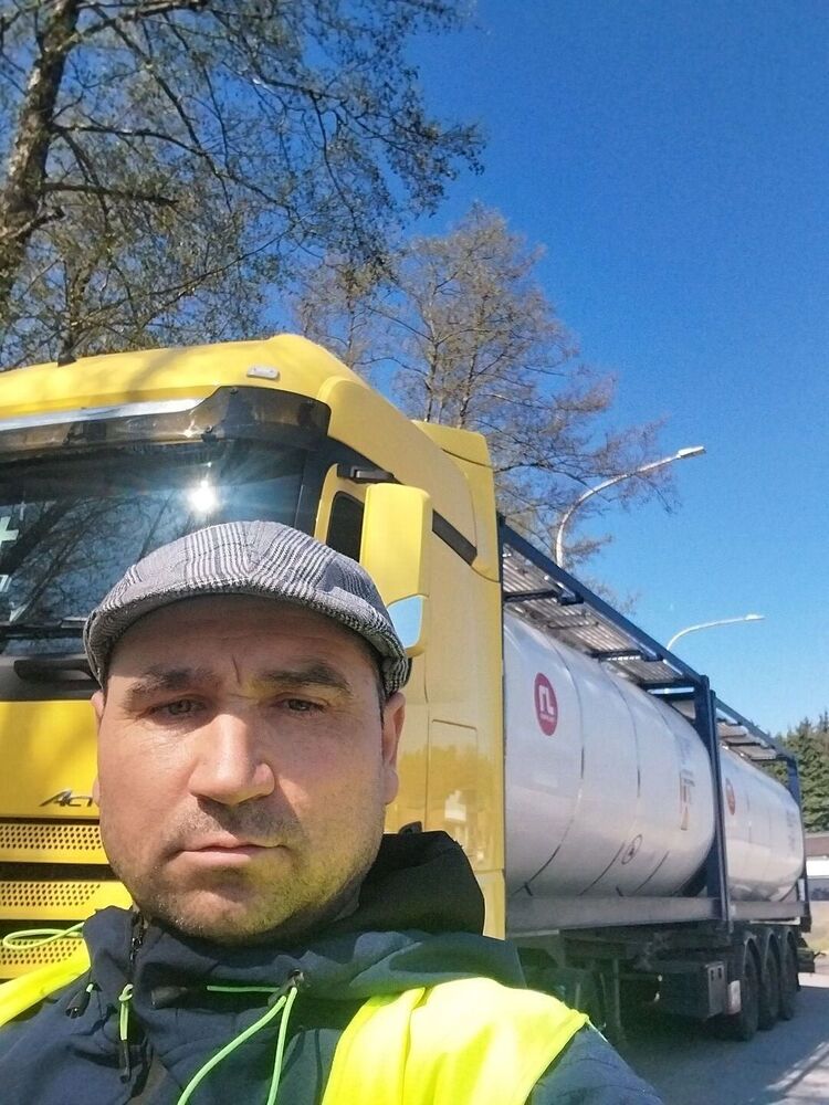  ,   Andrei, 45 ,   