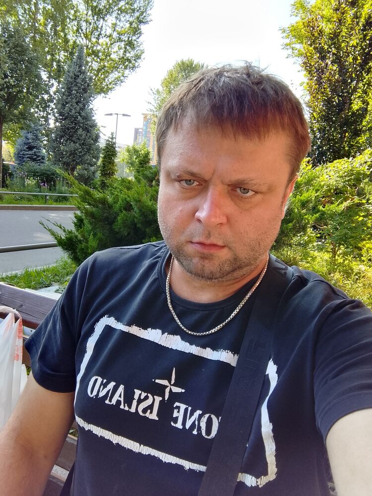  52787992  Vladimir, 37 ,    