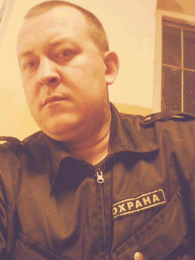  11504712  Igor, 39 ,    