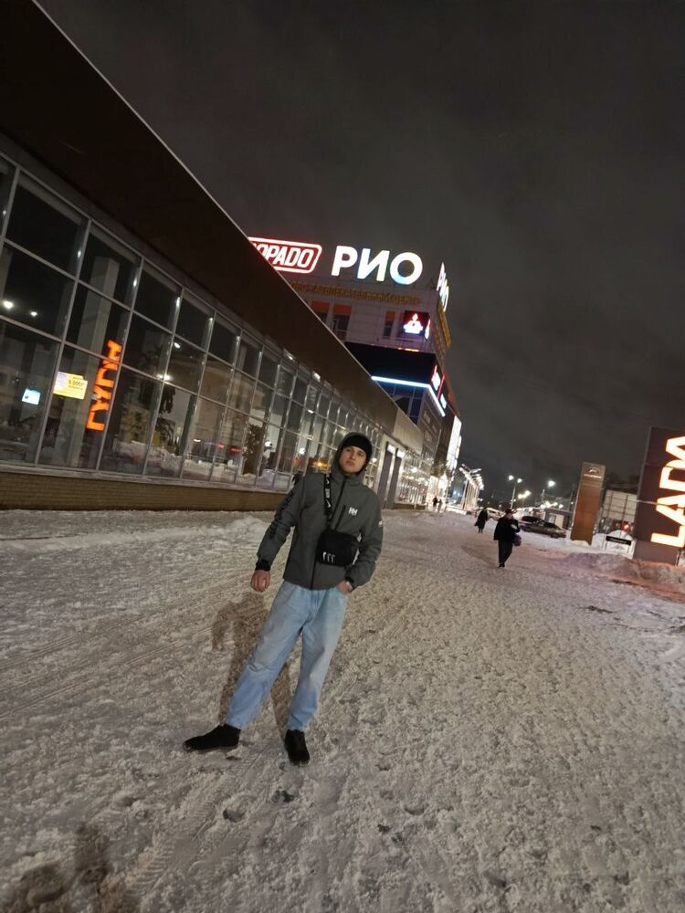  40507242  Grisha, 20 ,    