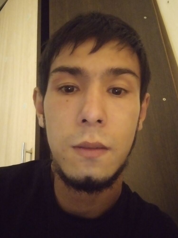  49677972   , 27 ,    
