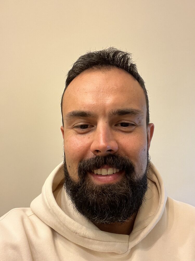  Barcelona,   Kiril, 37 ,   ,   , c , 