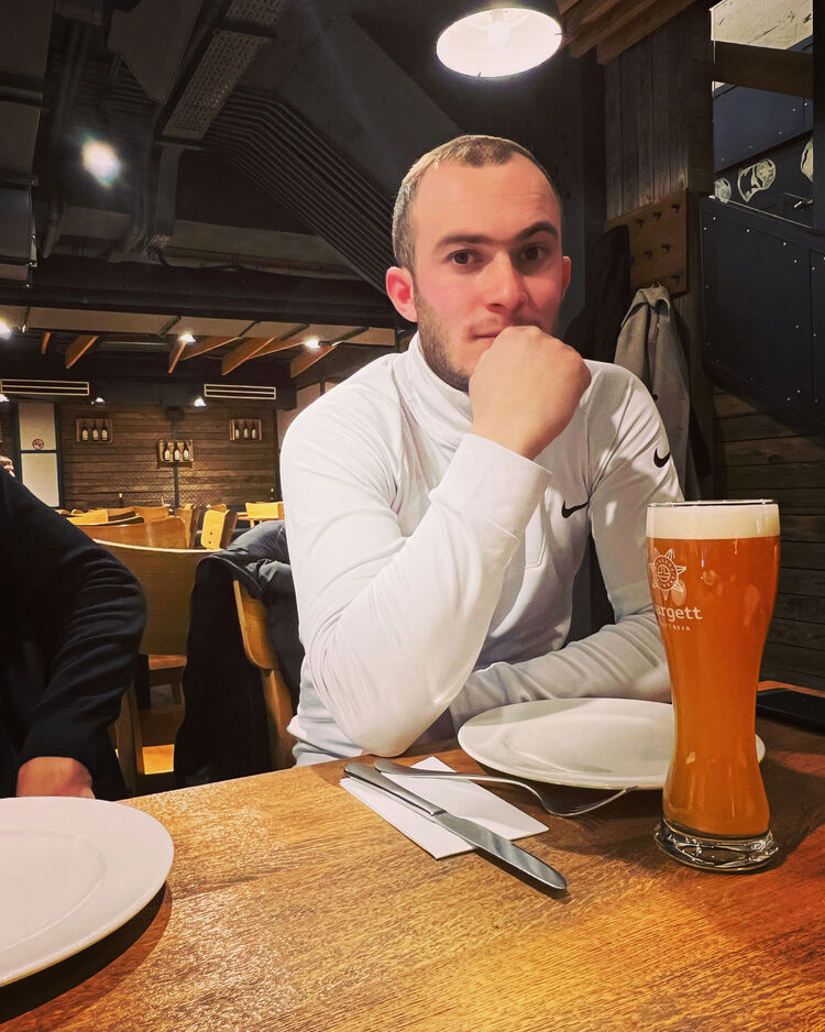  ,   Arman, 28 ,   ,   