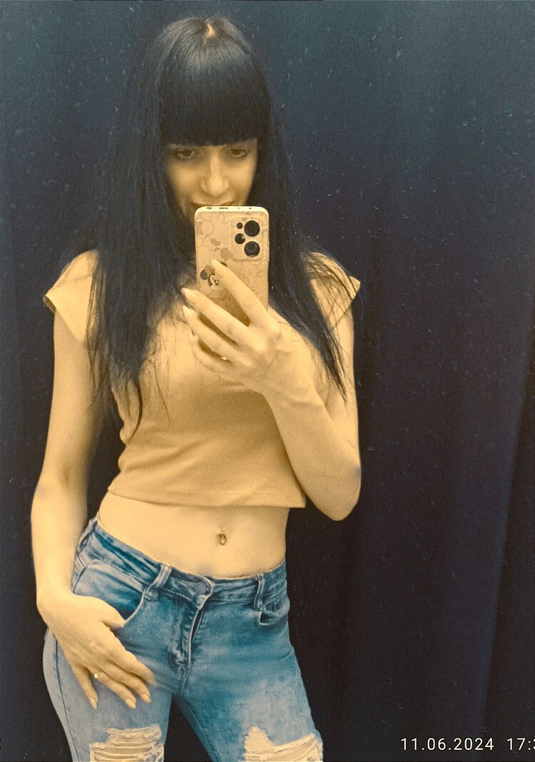  --,   Valentina, 41 ,  