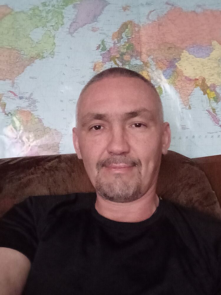  ,   Maks, 46 ,   ,   
