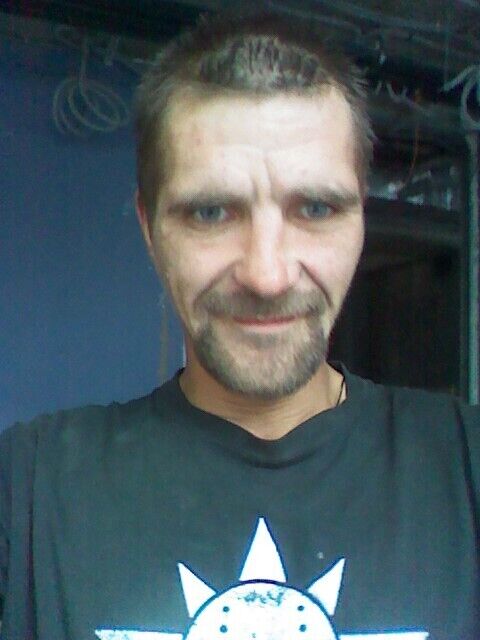  21226542  Sergej, 40 ,    