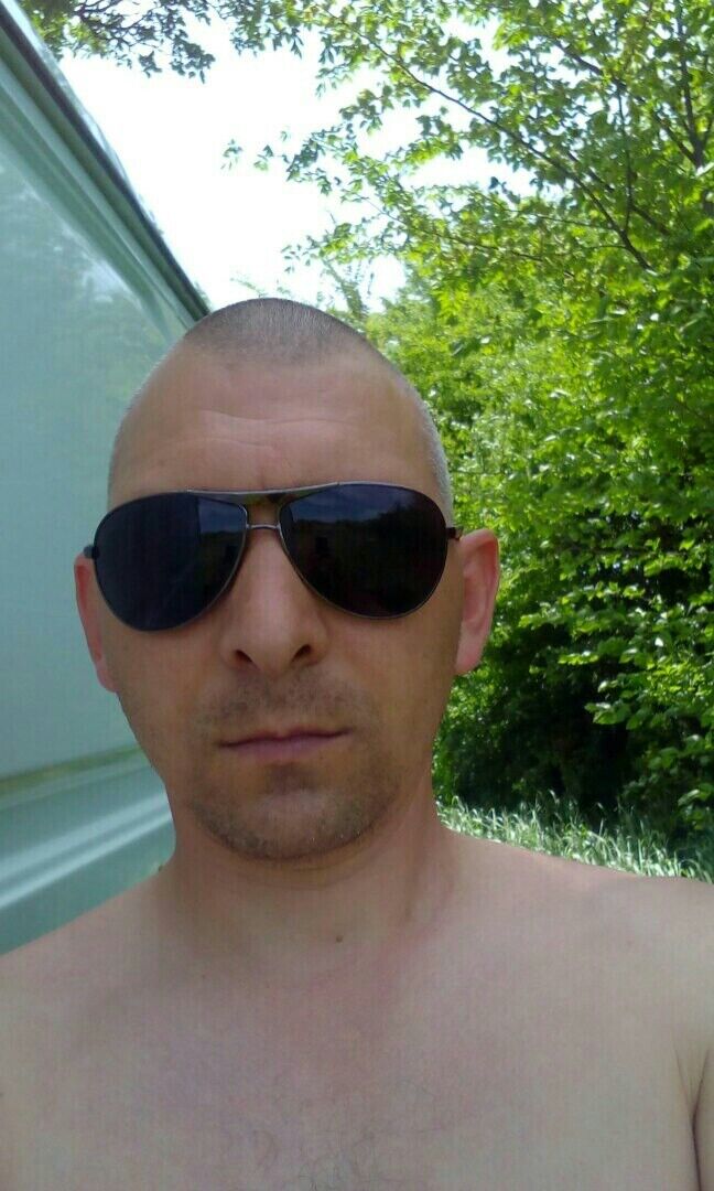  28558752  , 39 ,    