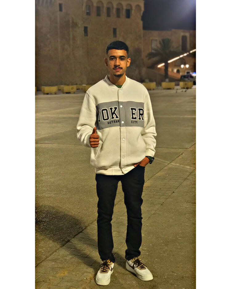  ,   Moatsom, 25 ,   ,   