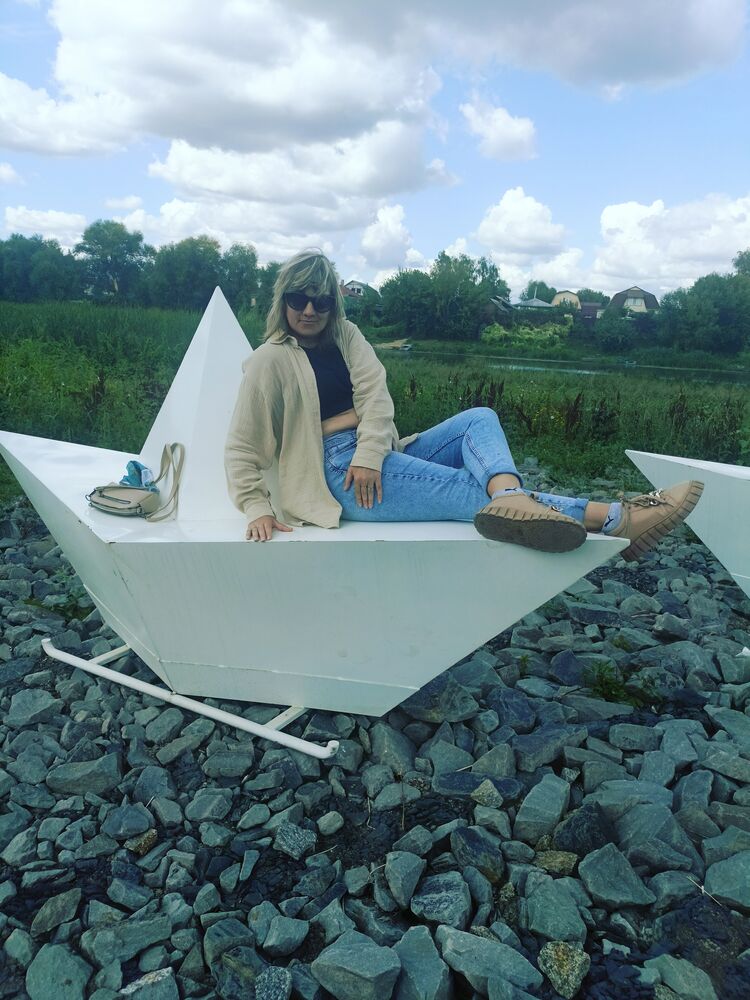  ,   Nina, 42 ,   