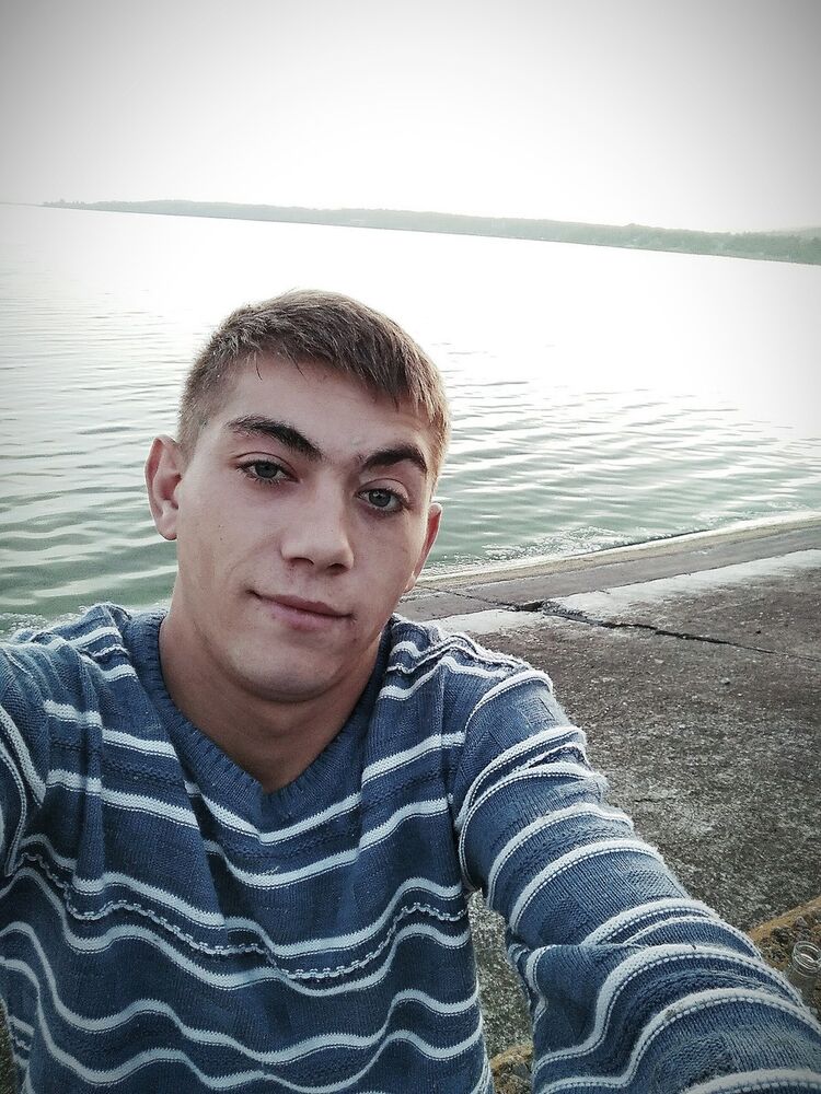  18087982  Ivan, 27 ,    