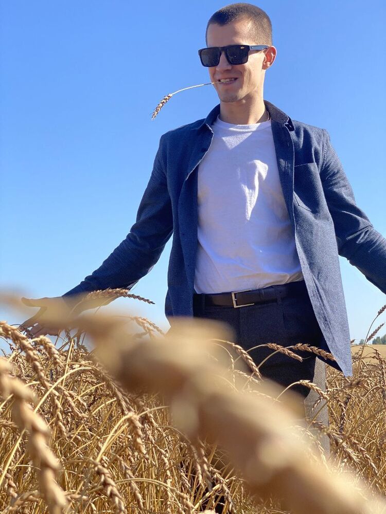  ,   Vladislav, 30 ,   ,   