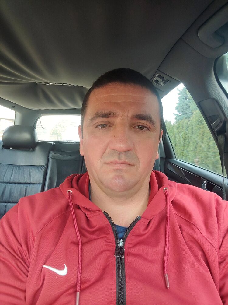  43586112  Igor, 42 ,    