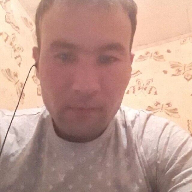  20410392  Farhod, 33 ,    