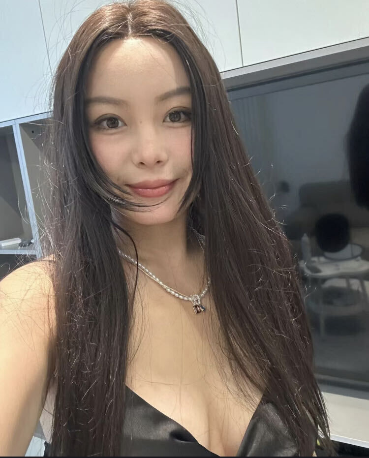  41791052  Mila, 39 ,    