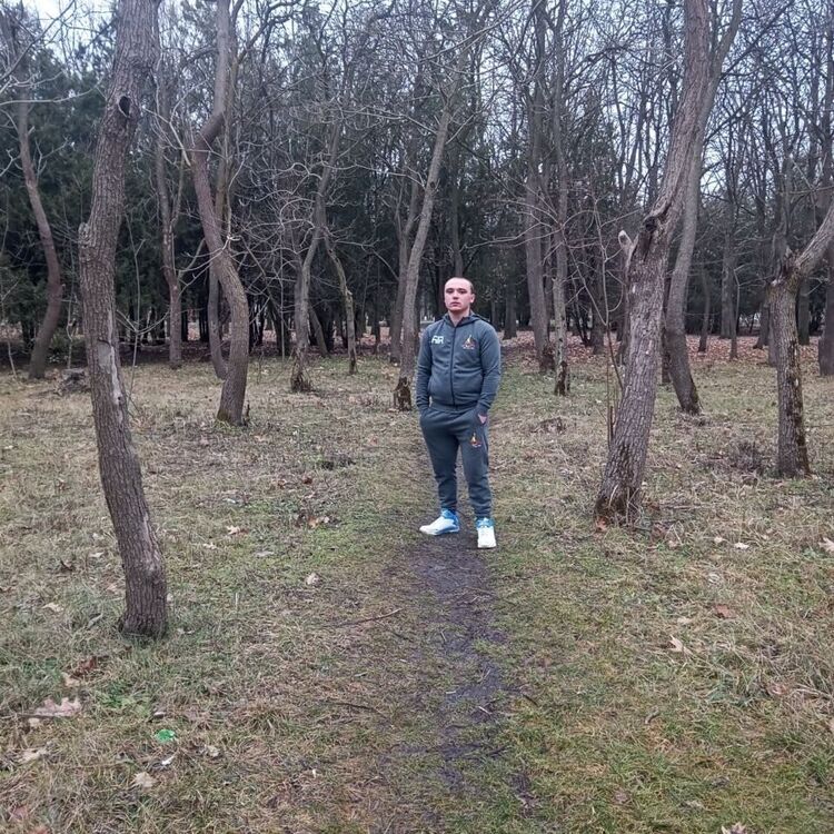  39131952  Gheorghe, 28 ,    
