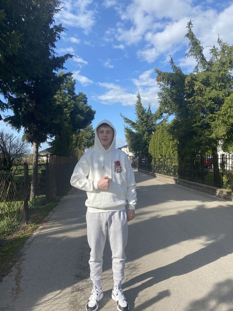  ,   Vlad, 18 ,   ,   