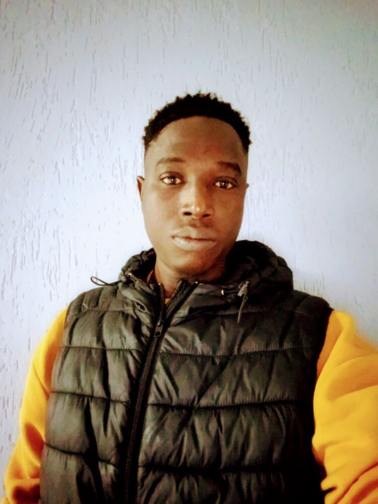  33984982  Umar, 27 ,    