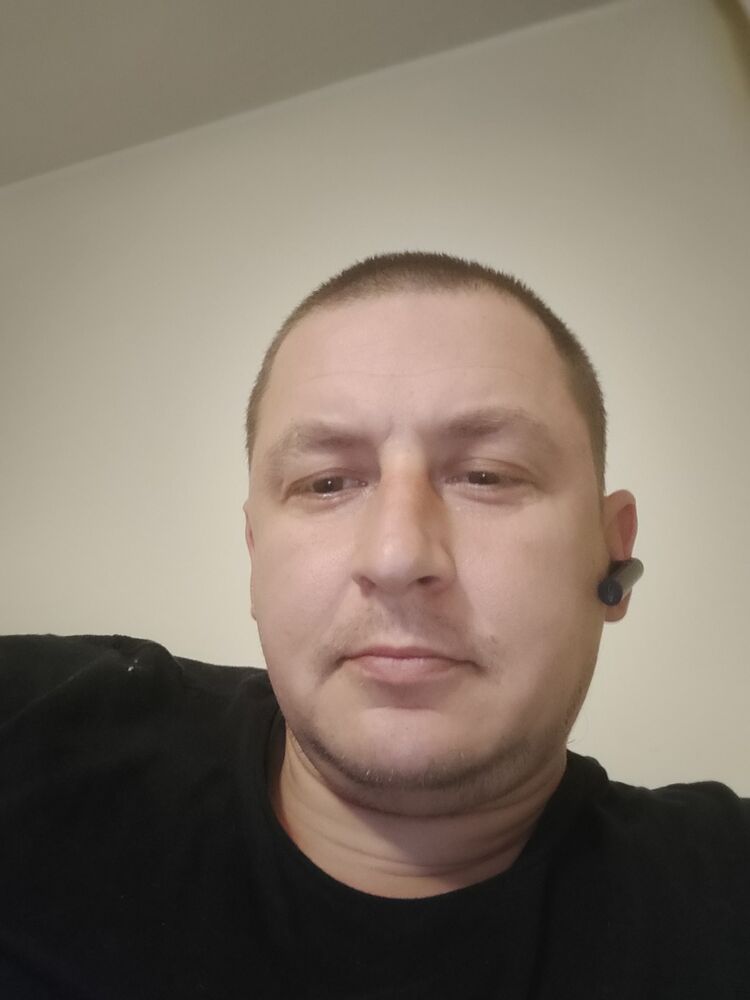  25922392  Serj, 38 ,    