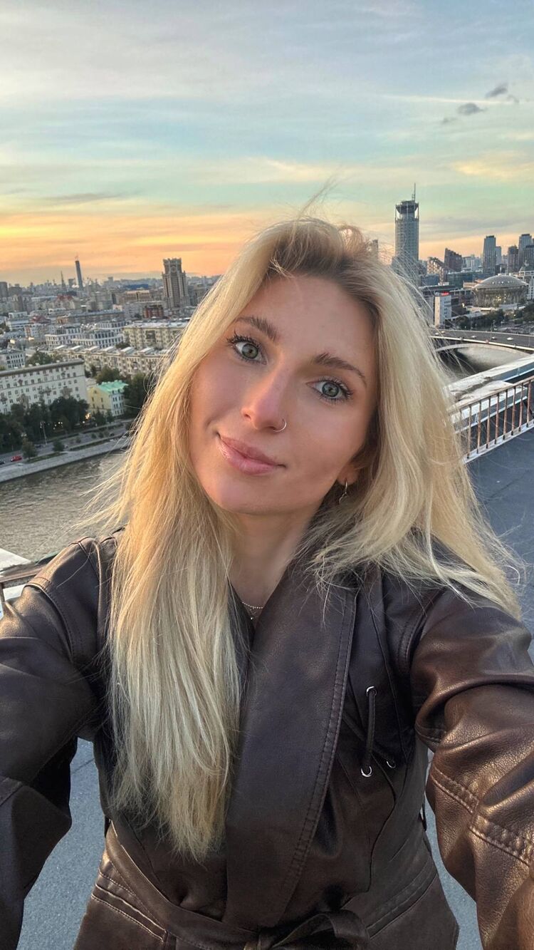  ,   Anna, 29 ,   ,   