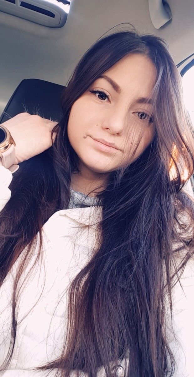  18728492  Ella, 29 ,    