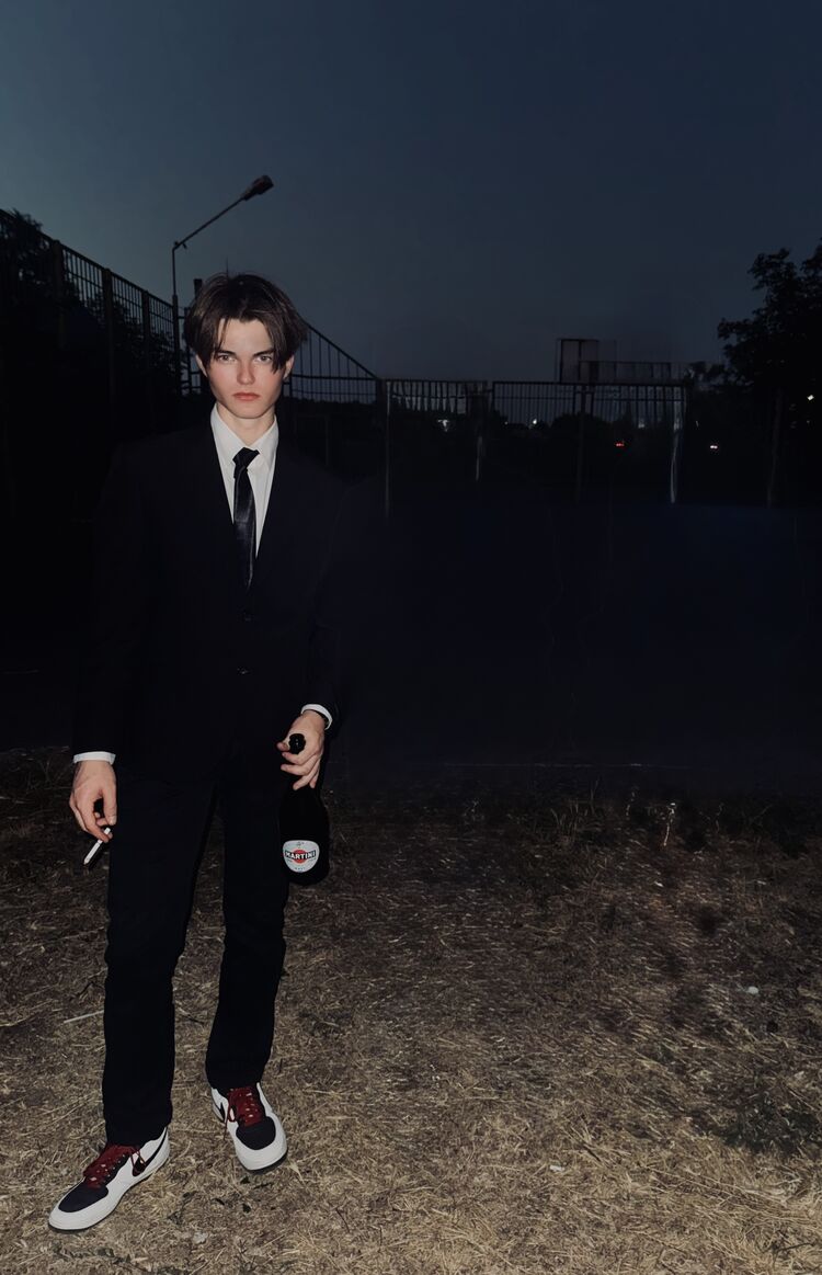  53732262  , 19 ,    --