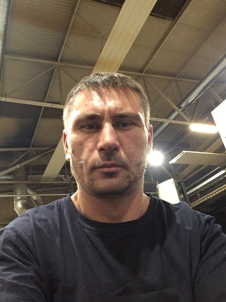  33795052  Vasili, 35 ,    