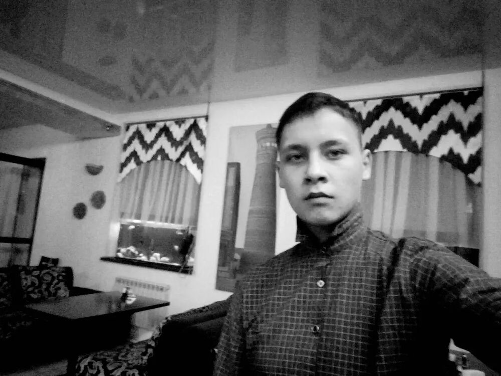  39833692  Andrey, 23 ,    