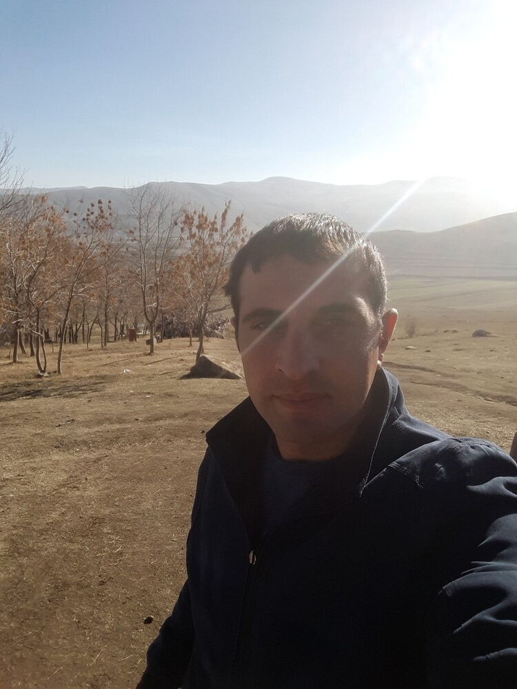  18375052  Ashka, 40 ,    