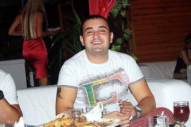  45803792  Arman, 41 ,    
