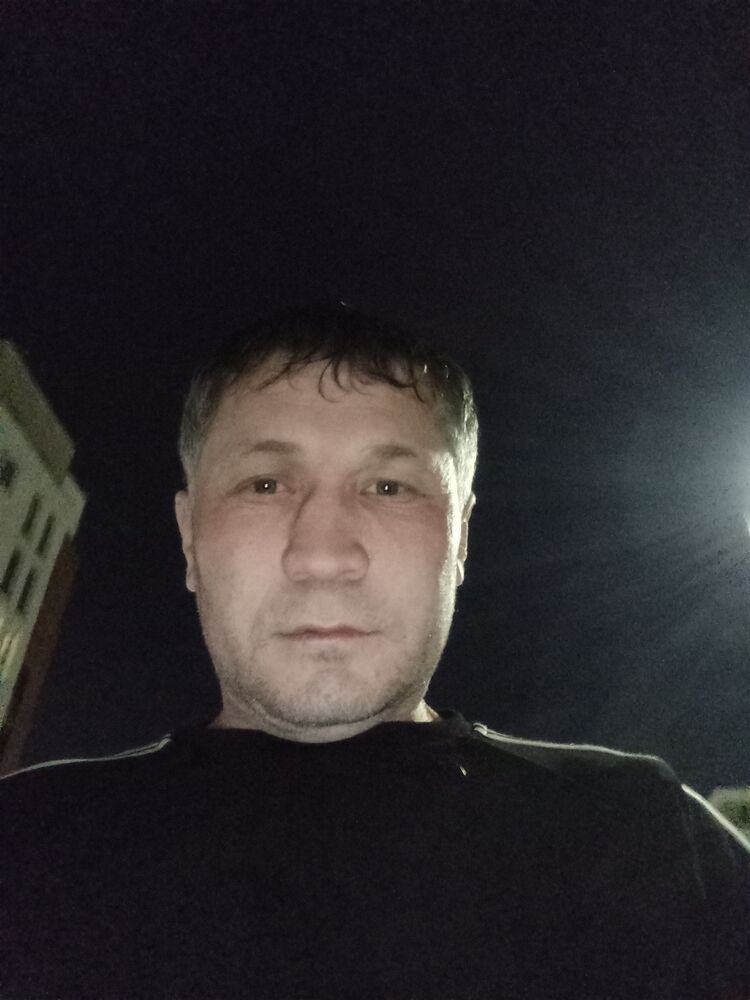  53125942  Sultan, 44 ,    