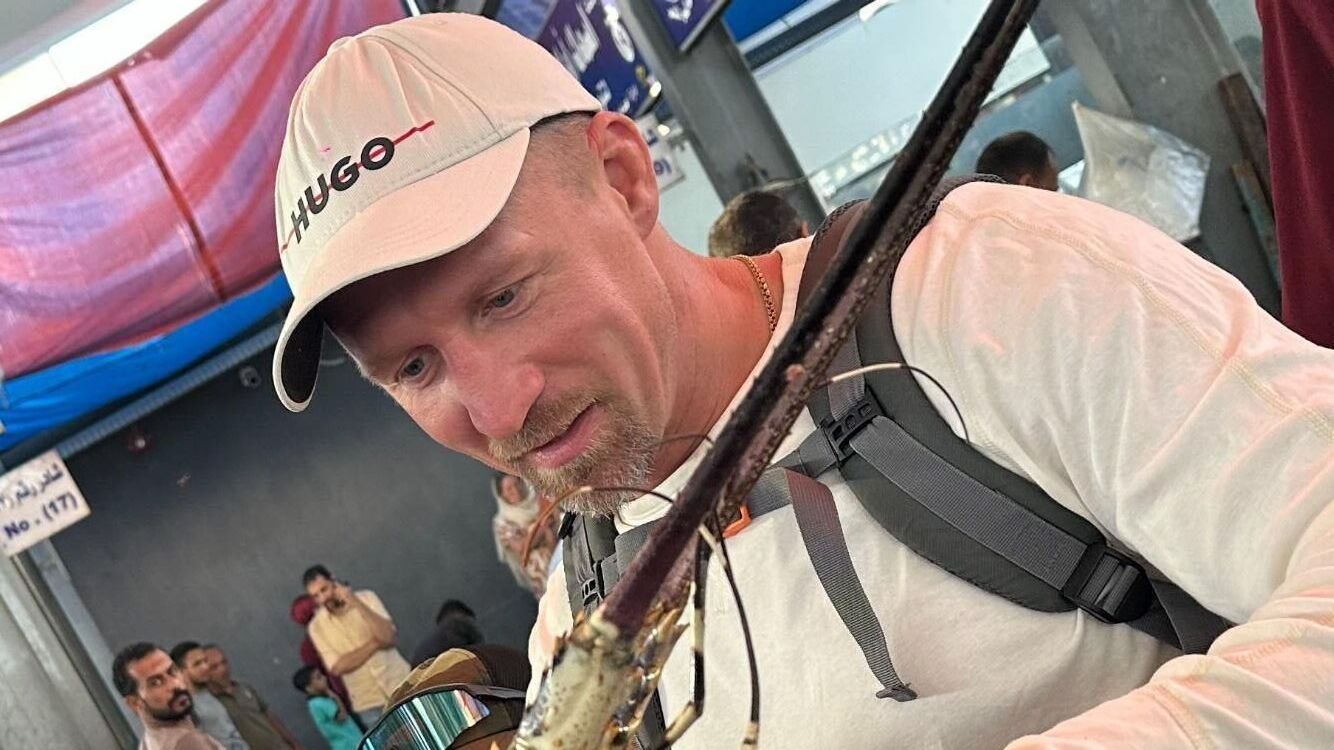  ,   Viktor, 42 ,     , c 