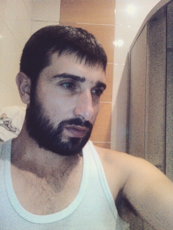 28147552  , 37 ,    