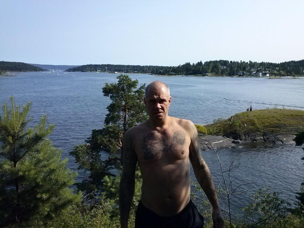  9833742  Vadim, 46 ,    