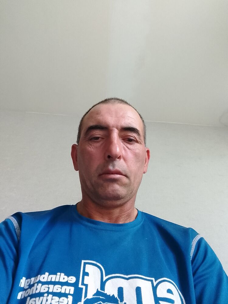  49283062  M, 51 ,    