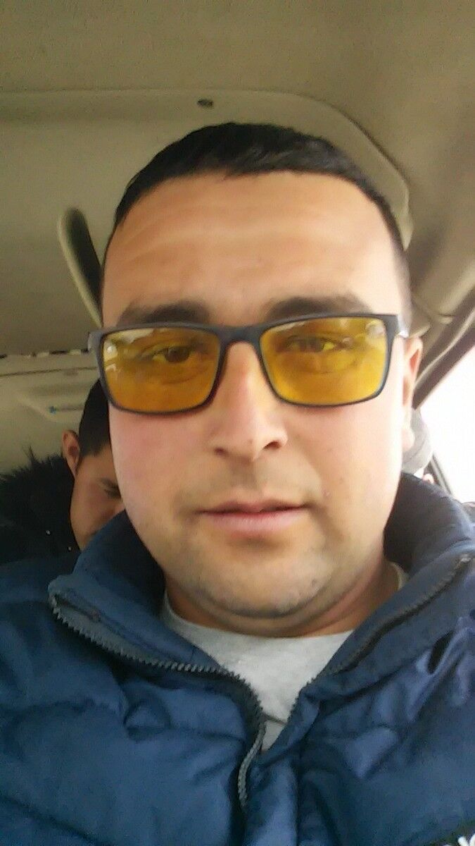  12020652  Oxunjon, 33 ,    