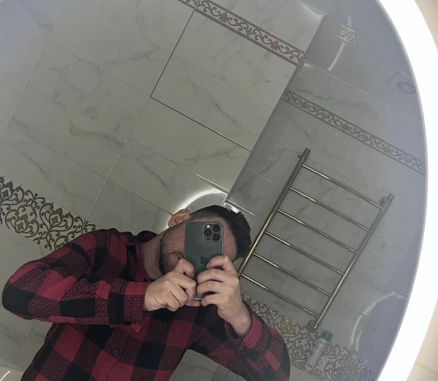  34868892  Aleksej, 33 ,    