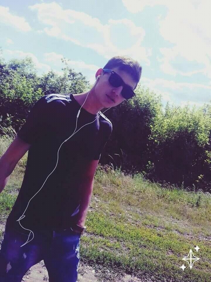  11237542  Roman, 29 ,    