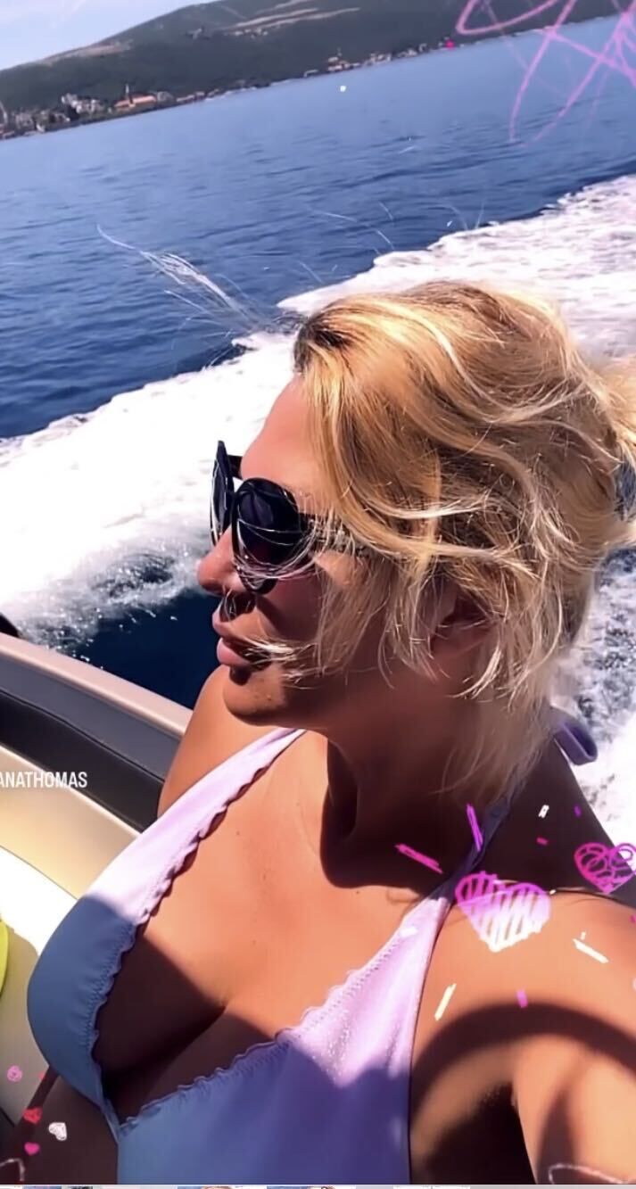  35557372  Oksana, 45 ,    Budva