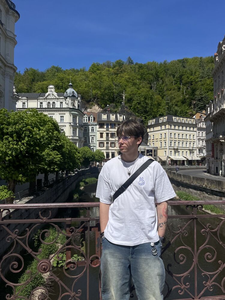  53343812  , 19 ,    Bolevec