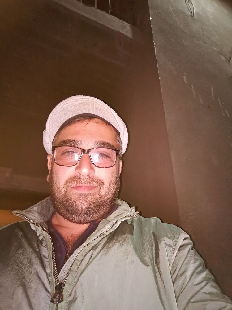  54469922  Oliver, 38 ,    