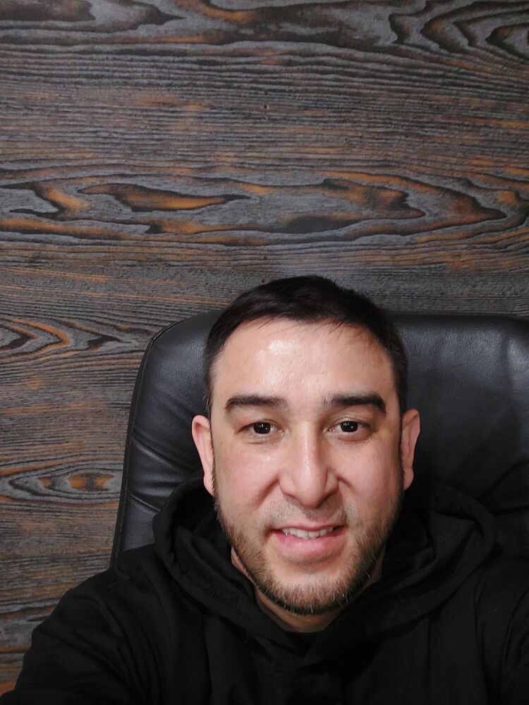  42140962  Sanjar, 39 ,    
