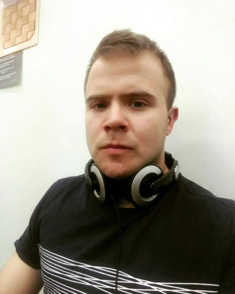  46123352  , 34 ,    
