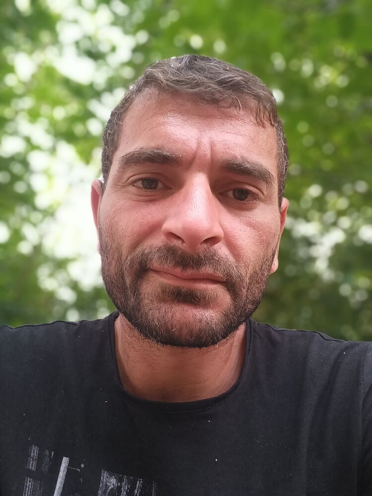  23423792  Giorgi, 42 ,    