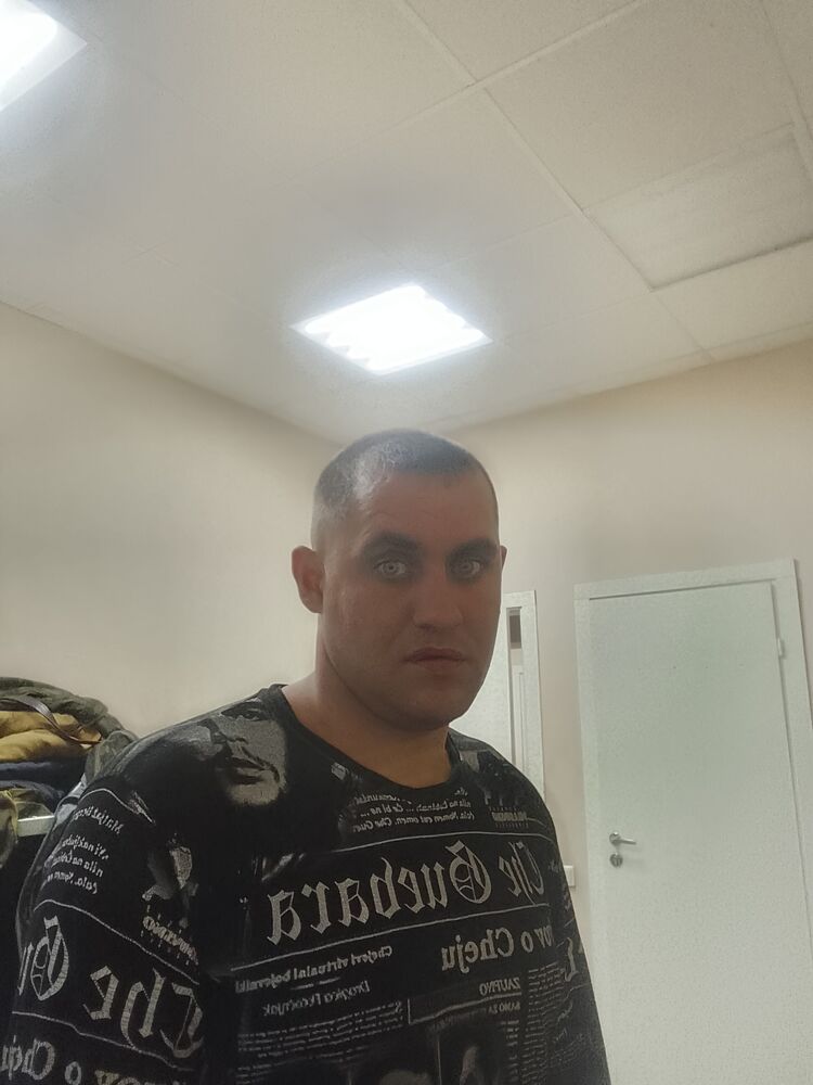  ,   Artem, 38 ,   ,   